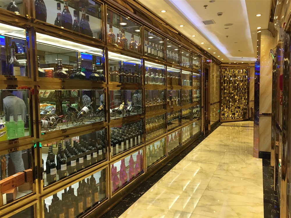 昆明喜临门量贩式KTV工程所有接纳立博ladbrokes瓷砖微晶石产品铺贴